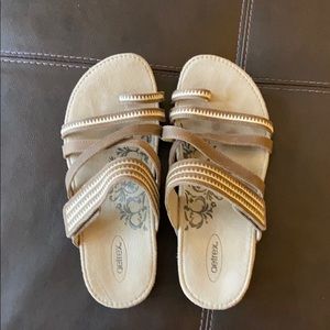 Aetrex khaki sandals